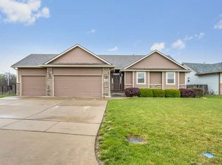 5302 E Shadowridge St, Wichita, KS 67220