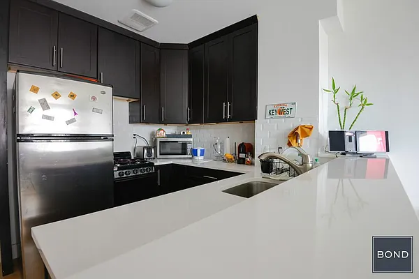 Rented by Bond New York | media 14