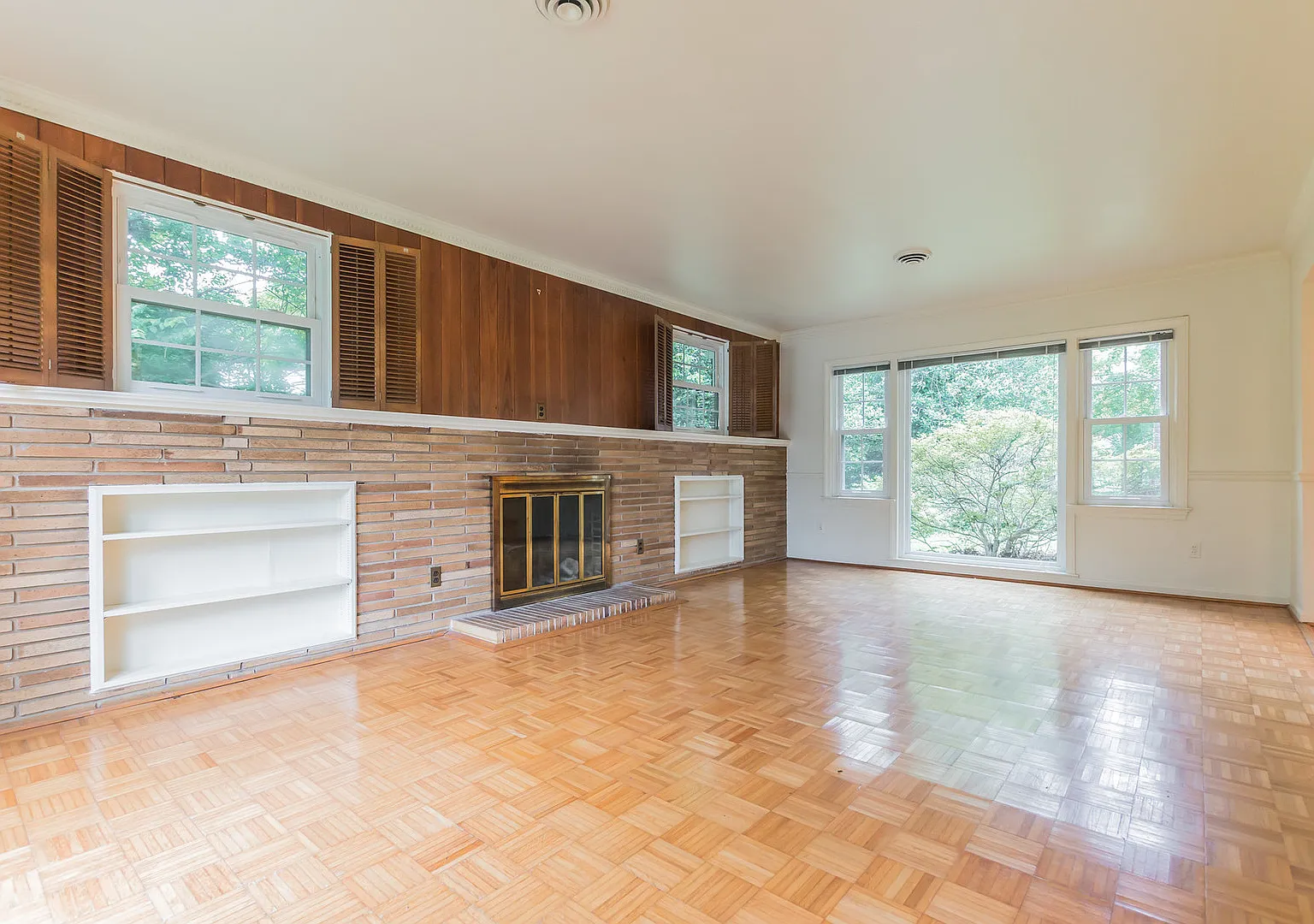 Fantastic Ranch in Convenient Location! — Photo 3