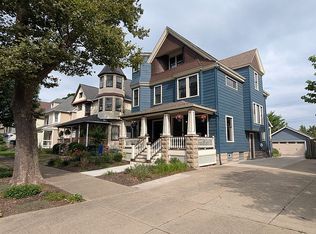 6902 W Clinton Ave, Cleveland, OH 44102