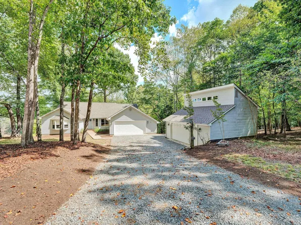 1171 Shady Point Rd, Huddleston, VA 24104