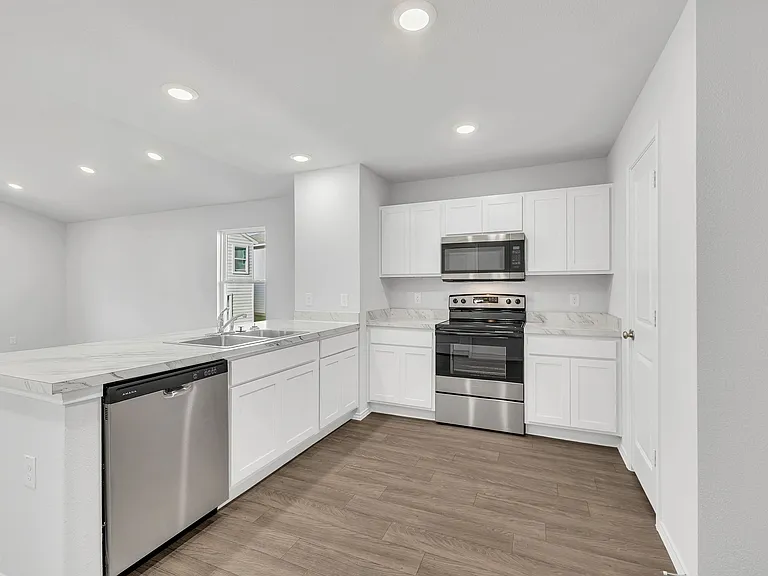 332 Azalea Trl — Photo 6