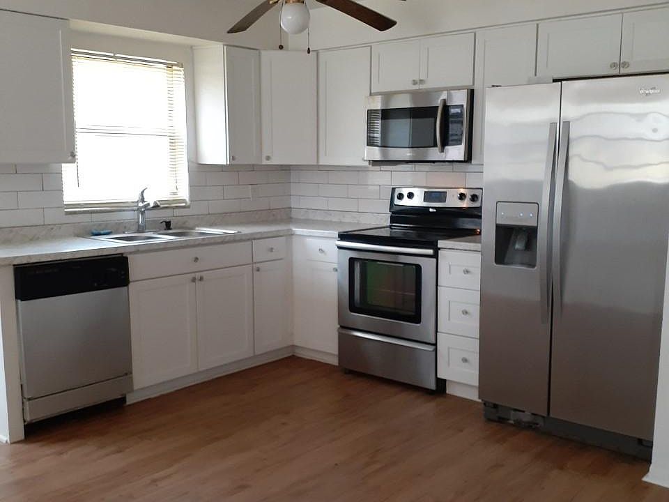1st image of 506 Saint Petersburg Dr W