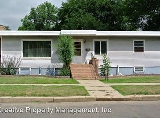 12 University Ave W APT B, Minot, ND 58703