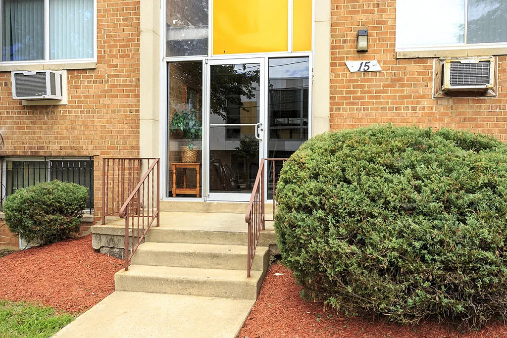Bennington Station Apartments — Photo 4