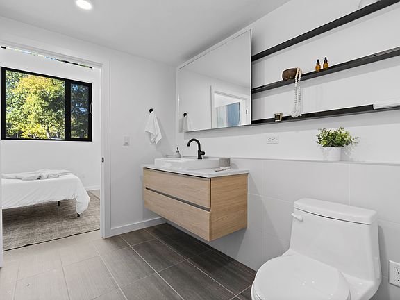 3rd image of 1601 Park Ave #216