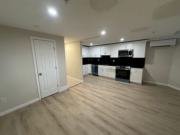 3rd image of 6 Moreland St #A