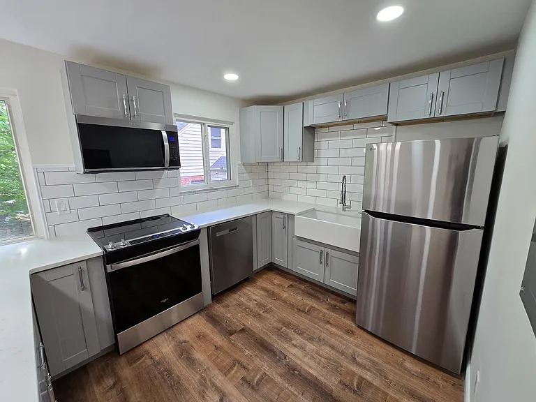 6305 Englewood Ave #2 — Photo 13