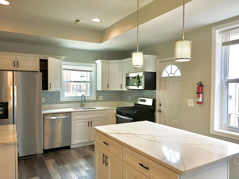 715 Somerset Pl NW — Photo 8