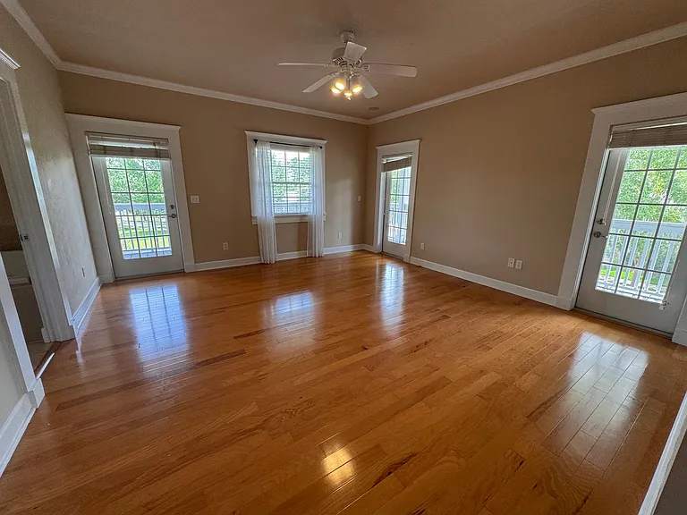 5020 NW 10th Pl — Photo 12