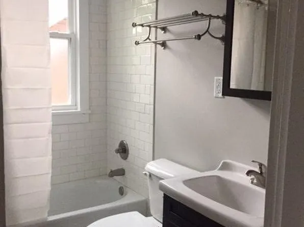 1804 Tyler Pkwy, Louisville, KY 40204