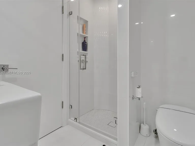 5701 Collins Ave #Penthouse 08 — Photo 26