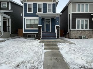 16 Red Sky Ln NE, Calgary, AB T3N 0X7