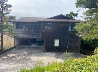 646 SW 11th St APT 4, Newport, OR 97365