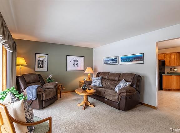4th image of 43436 Donley Dr