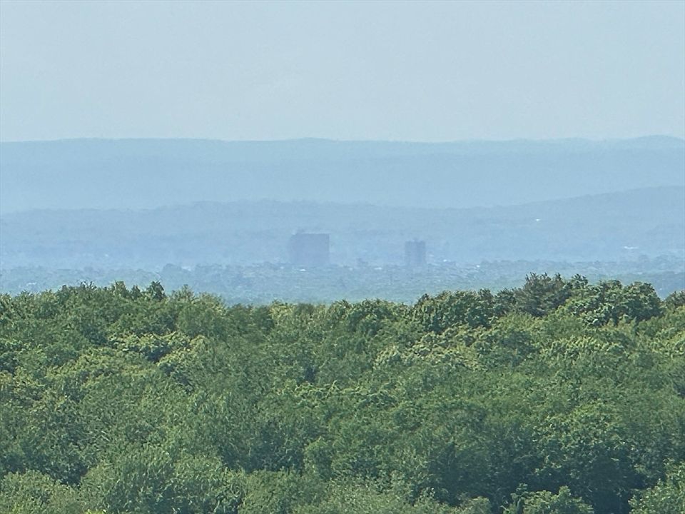 1st image of 8 S Ridge Rd