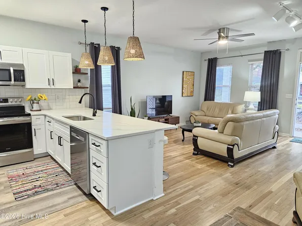 808 N 5th Avenue, Wilmington, NC 28401