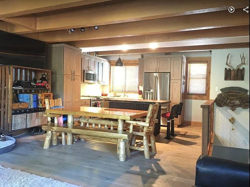 3 bed, 1300 sqft, $3,200 — Photo 3