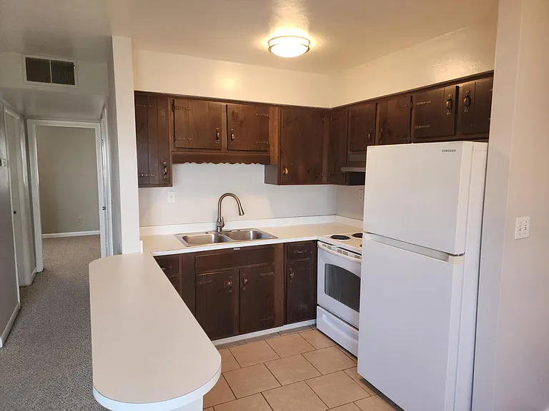 325 Ashlawn Dr #2 — Photo 7