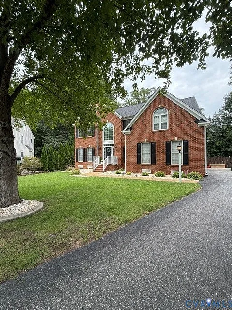 4 bed, 2.5 bath, 3401 sqft, $3,495 — Photo 2