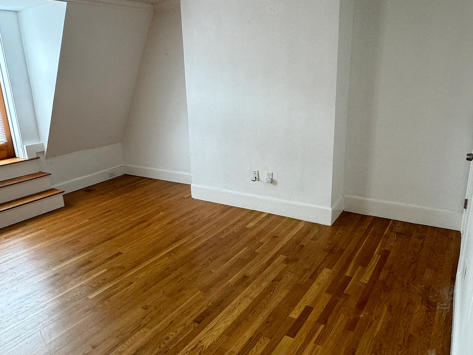 3 bed, 1600 sqft, $4,200 — Photo 3