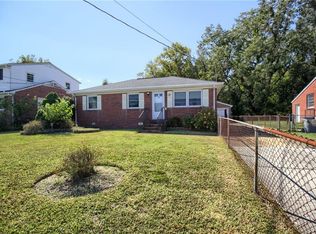 13 Berkley Dr, Hampton, VA 23663
