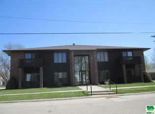 711 4th Ave APT 6, Sheldon, IA 51201