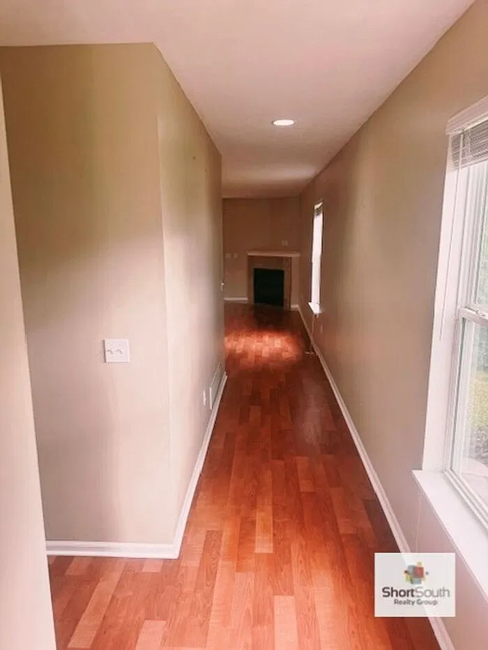3 bed, 3.5 bath, 2200 sqft, $2,500 — Photo 4