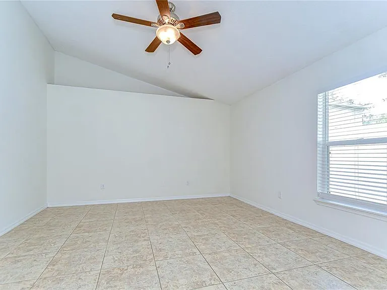 18303 Elmhurst Ln — Photo 23