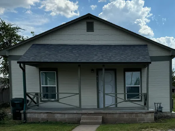 615 E 7th St, Claremore, OK 74017