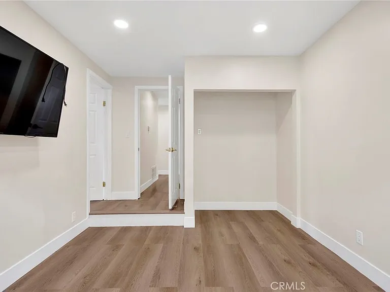1432 N Catalina St — Photo 14