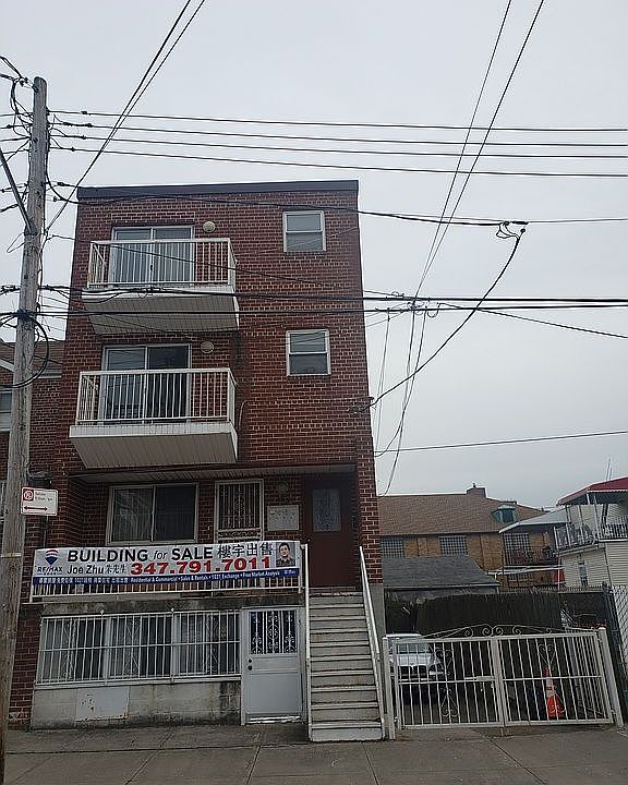 1st image of 125 Bay 46 St