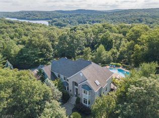 181 Summit Ter S, Kinnelon, NJ 07405