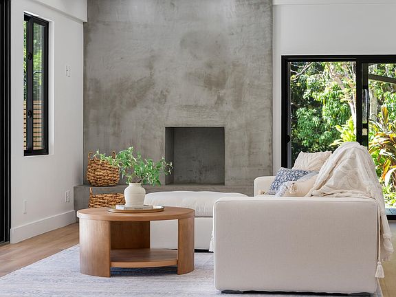 3rd image of 965 Hog Back Rd