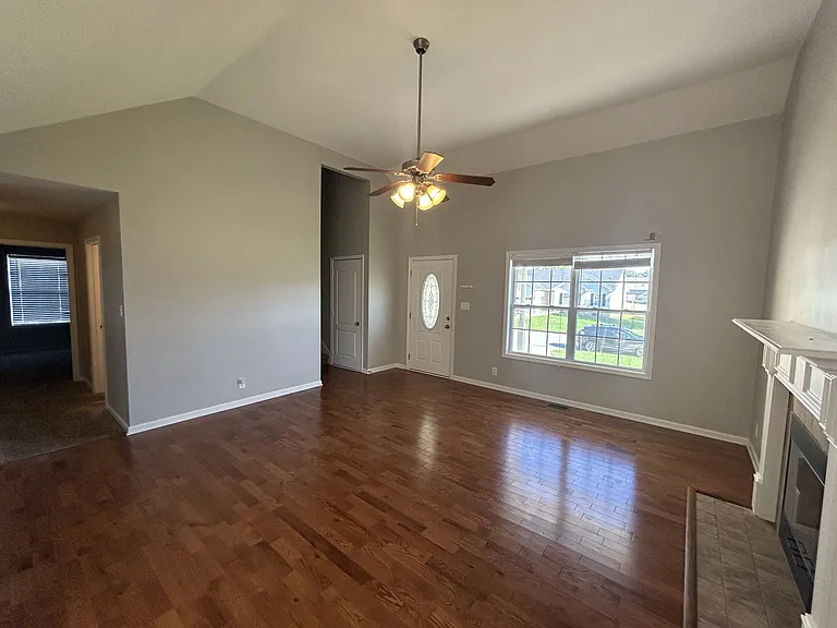 1340 Loren Cir — Photo 3