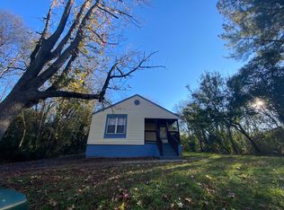 3231 Morning Dr, Charlotte, NC 28208
