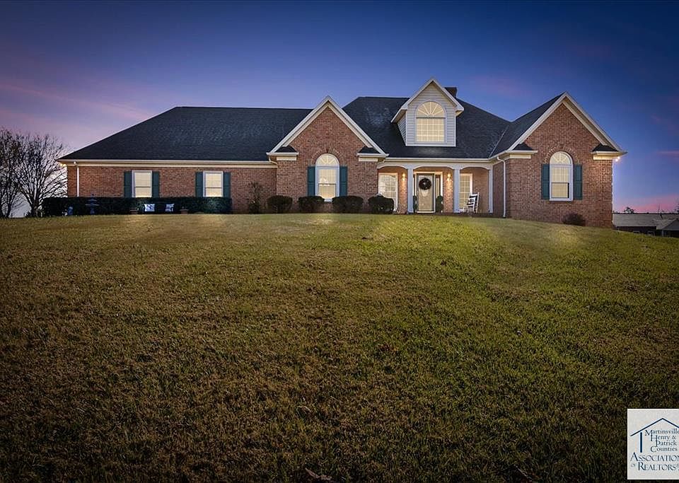 1st image of 565 Saint Johns Cir