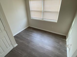 1300 Congress St SE #11194137, Washington, DC 20032