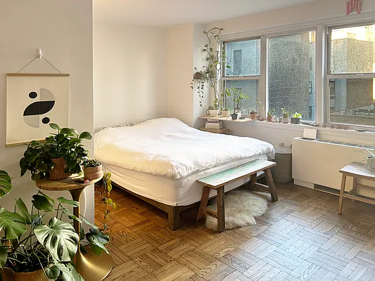 Rented by Buchbinder & Warren | media 2