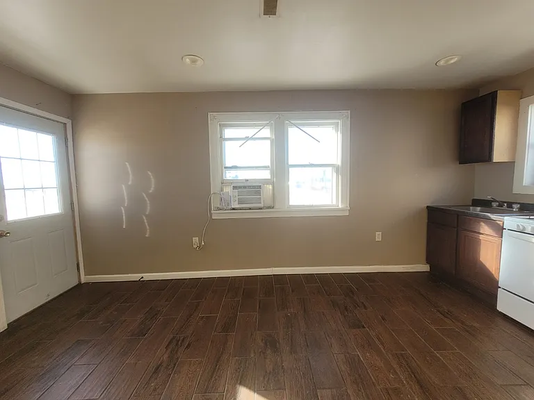 2008 E Seedling Mile Rd — Photo 2