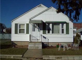 15 Tilden St, Cranston, RI 02920