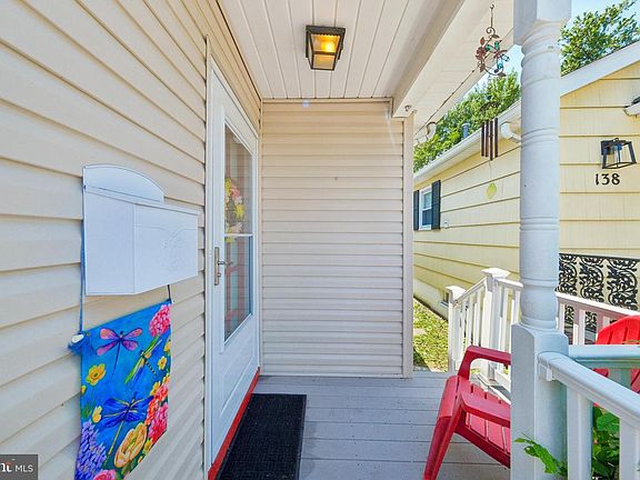 4th image of 136 Inskip Ave