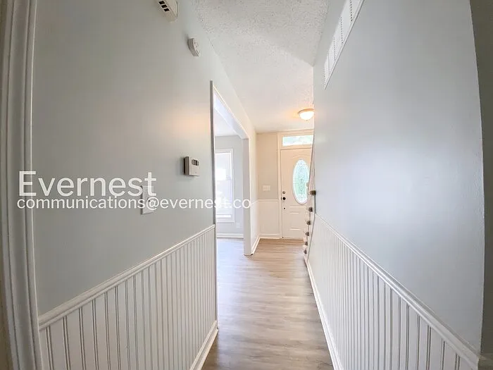 1810 E 154th St — Photo 14
