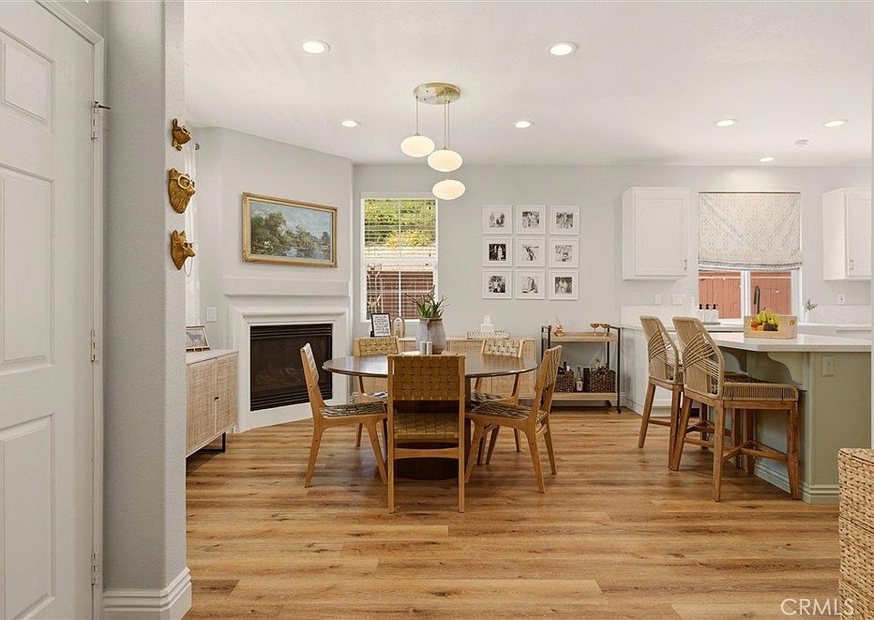 1st image of 27 Nantucket Ln