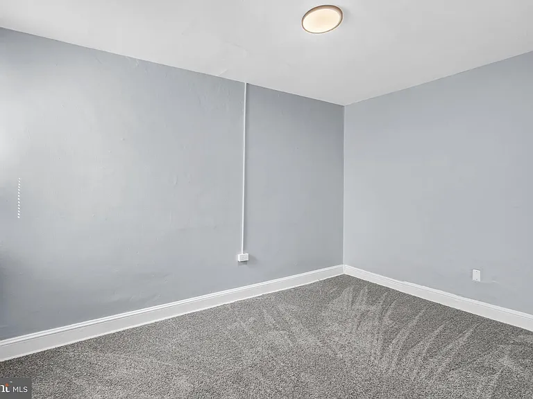 1638 W Juniata St — Photo 18