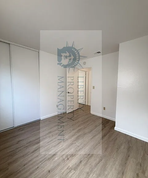 1949 Plymouth Dr — Photo 10