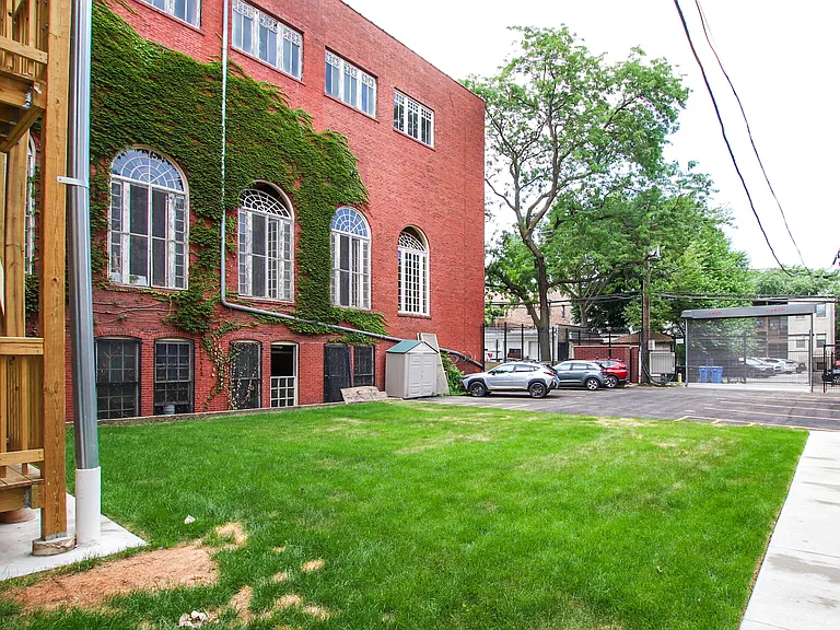 1710 W Lunt Ave #103 — Photo 8