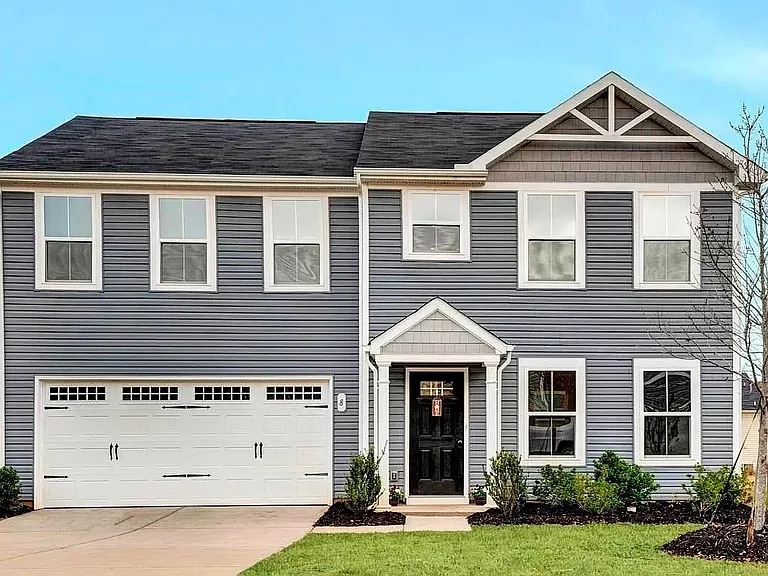 8 Torrington Dr — Photo 1