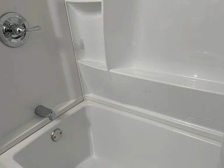 1000 Delivau Dr — Photo 32