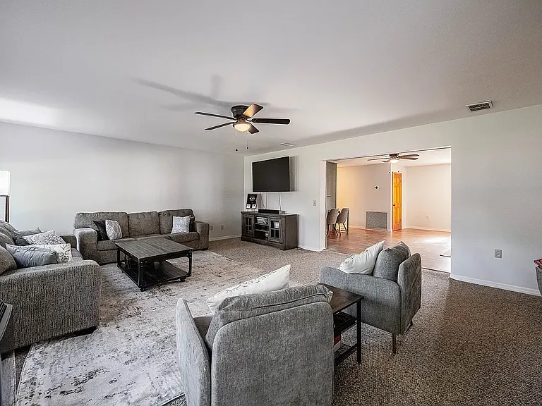 5905 Whispering Pines Rd — Photo 18